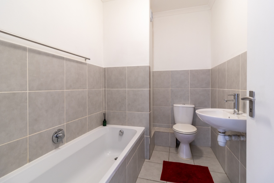 2 Bedroom Property for Sale in Nuutgevonden Western Cape